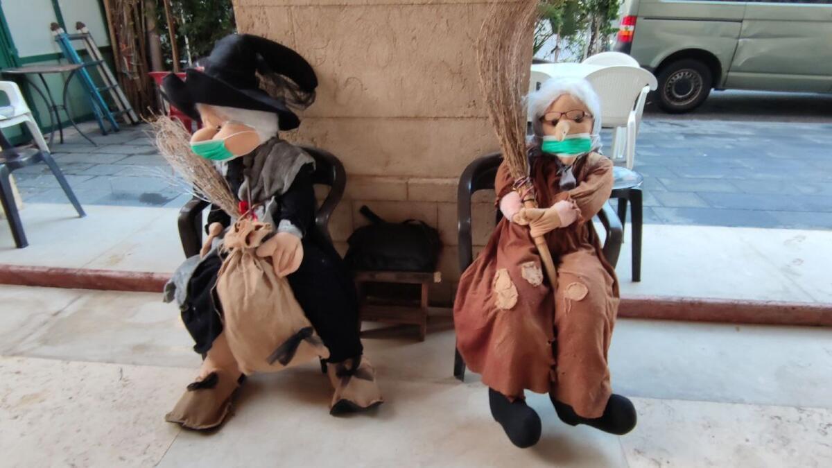 Crotone, Vigilia di Epifania: ritornano i pupazzi dedicati alla Befana - 