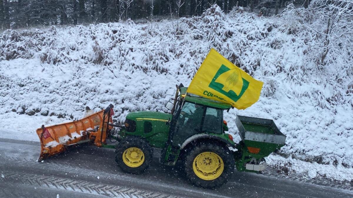 Maltempo: si mobilitano i trattori contro neve e gelo - 