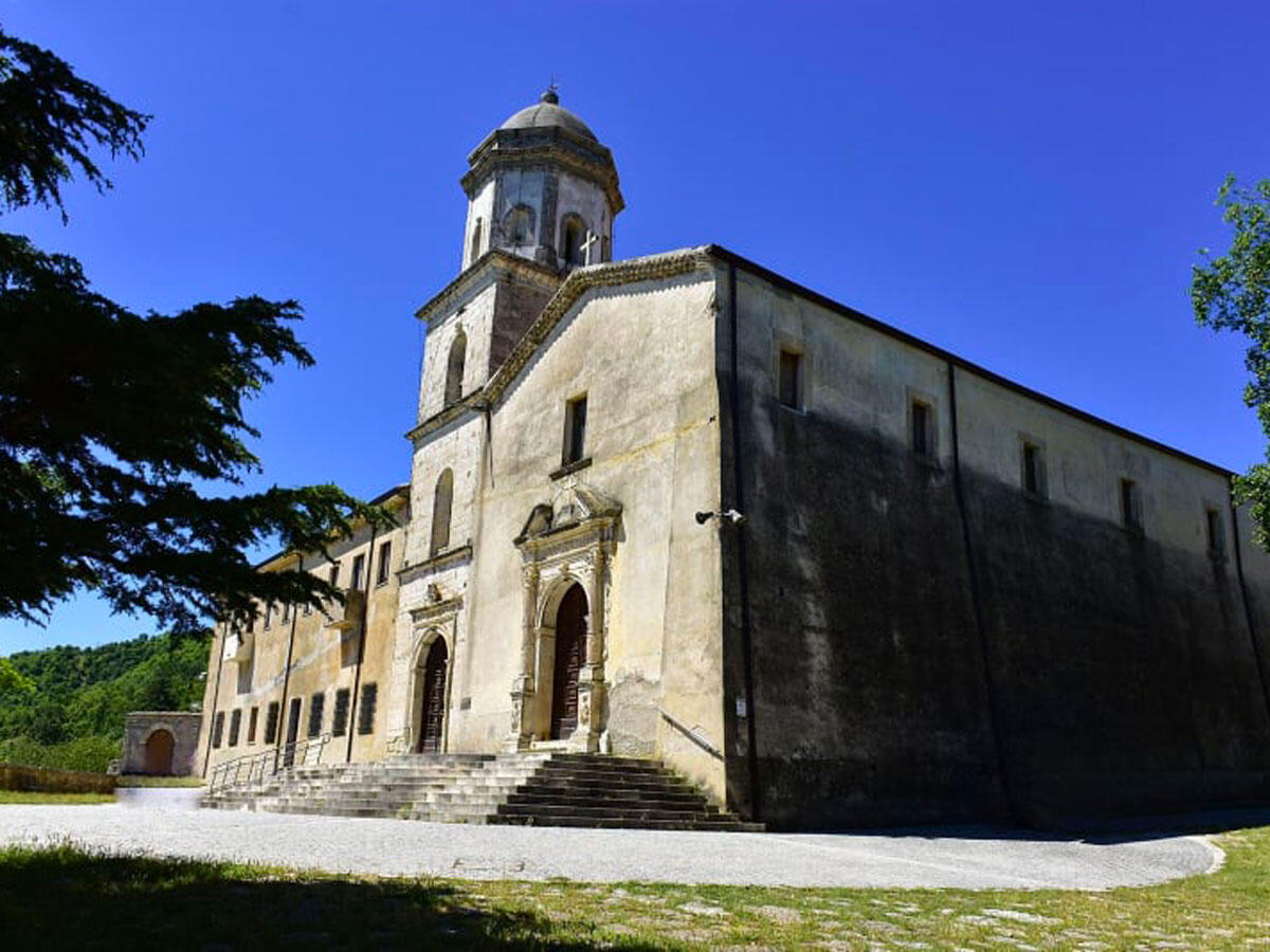 Petilia Policastro, il Sindaco chiede la ricollocazione delle tele al Santuario della Santa Spina - 