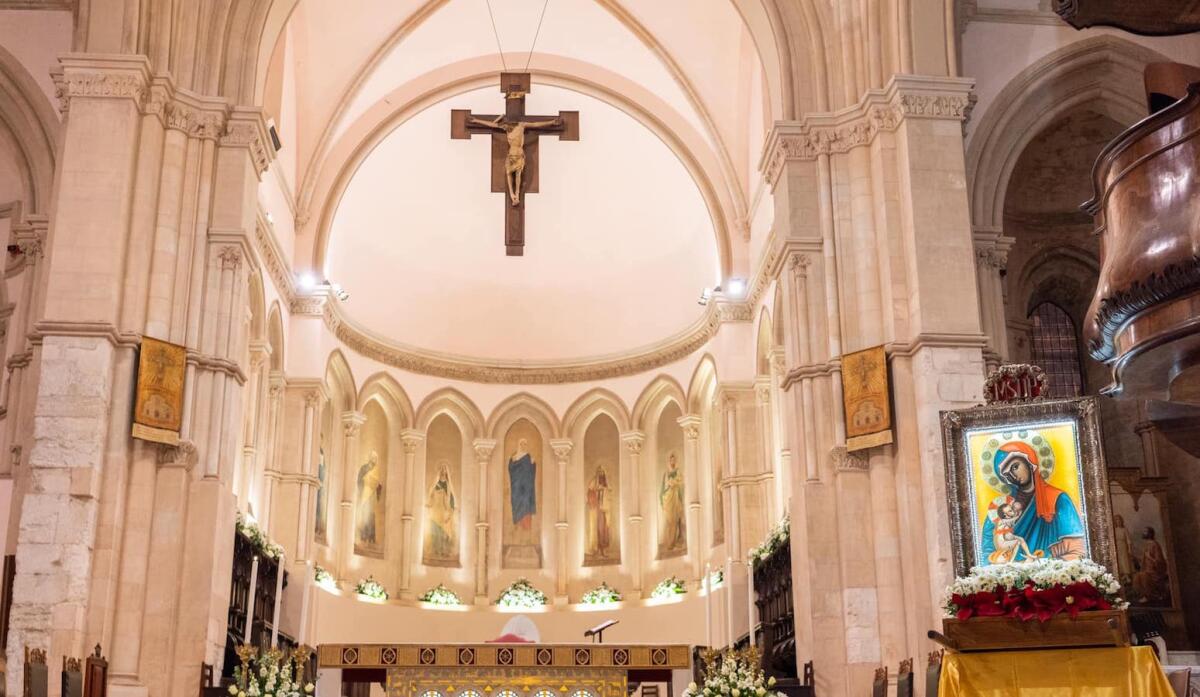Cosenza, un francobollo celebrativo per gli ottocento anni della consacrazione del Duomo - 