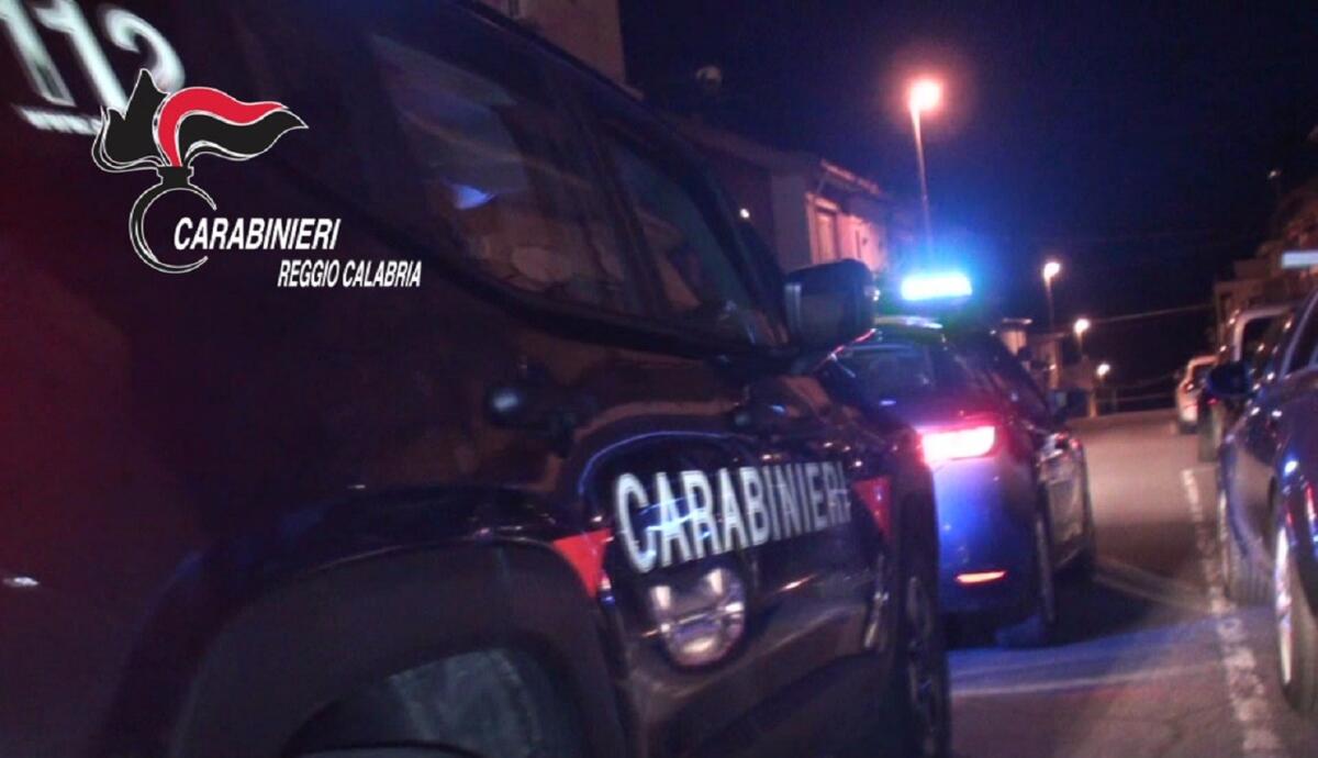 Chiusi due bar in Calabria: erano ritrovo di esponenti della criminalità organizzata -