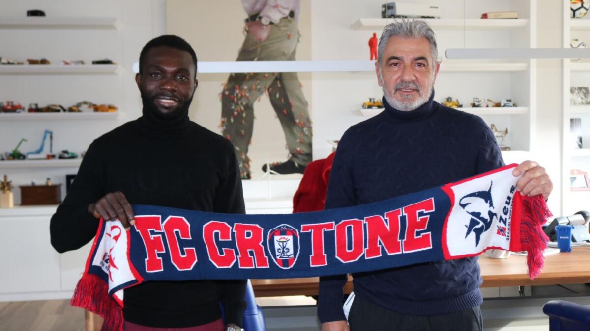 Crotone Calcio, primo arrivo in casa rossoblù: è il centrocampista Awua - 