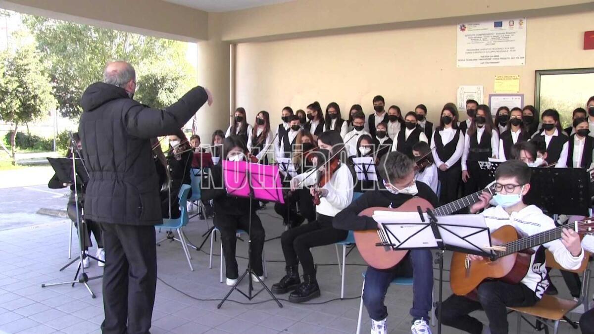 Crotone, Canti ebraici per ricordare la Shoah con gli studenti dell'Anna Frank - 