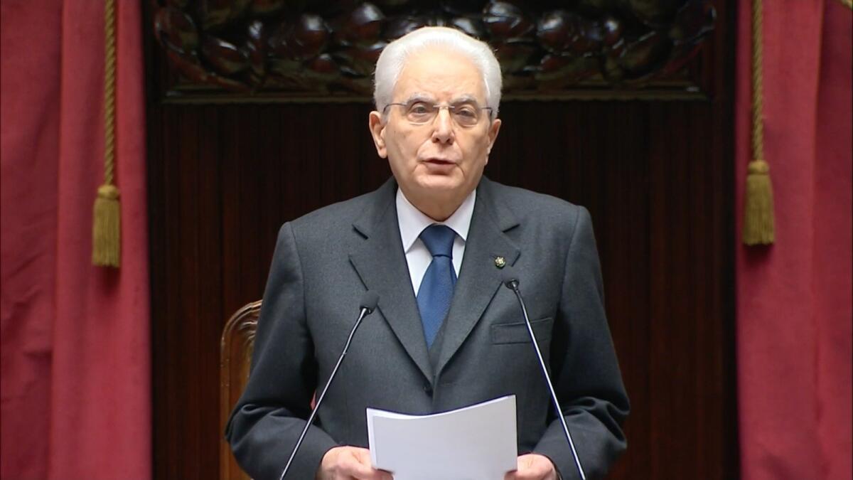 Il giuramento di Sergio Mattarella: “Giorni travagliati, ma non potevo sottrarmi” - 