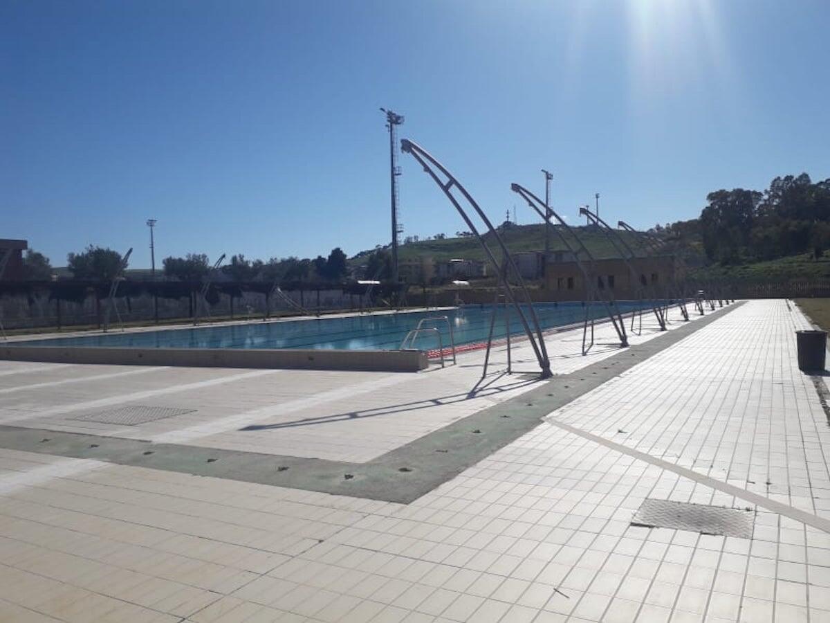 Crotone, la piscina presto riconsegnata alla città. Ecco quando partiranno i lavori per la copertura - 