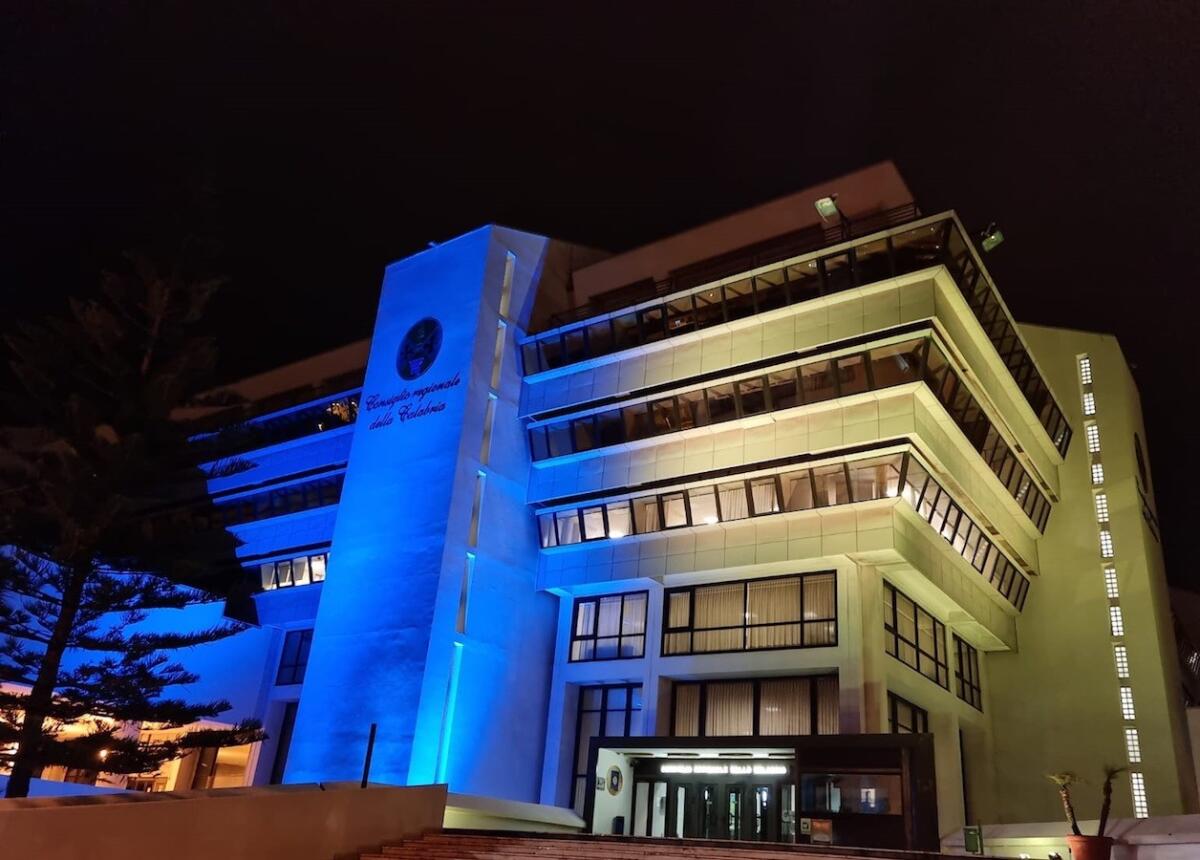 Palazzo Campanella si illumina con i colori dell'Ucraina - 