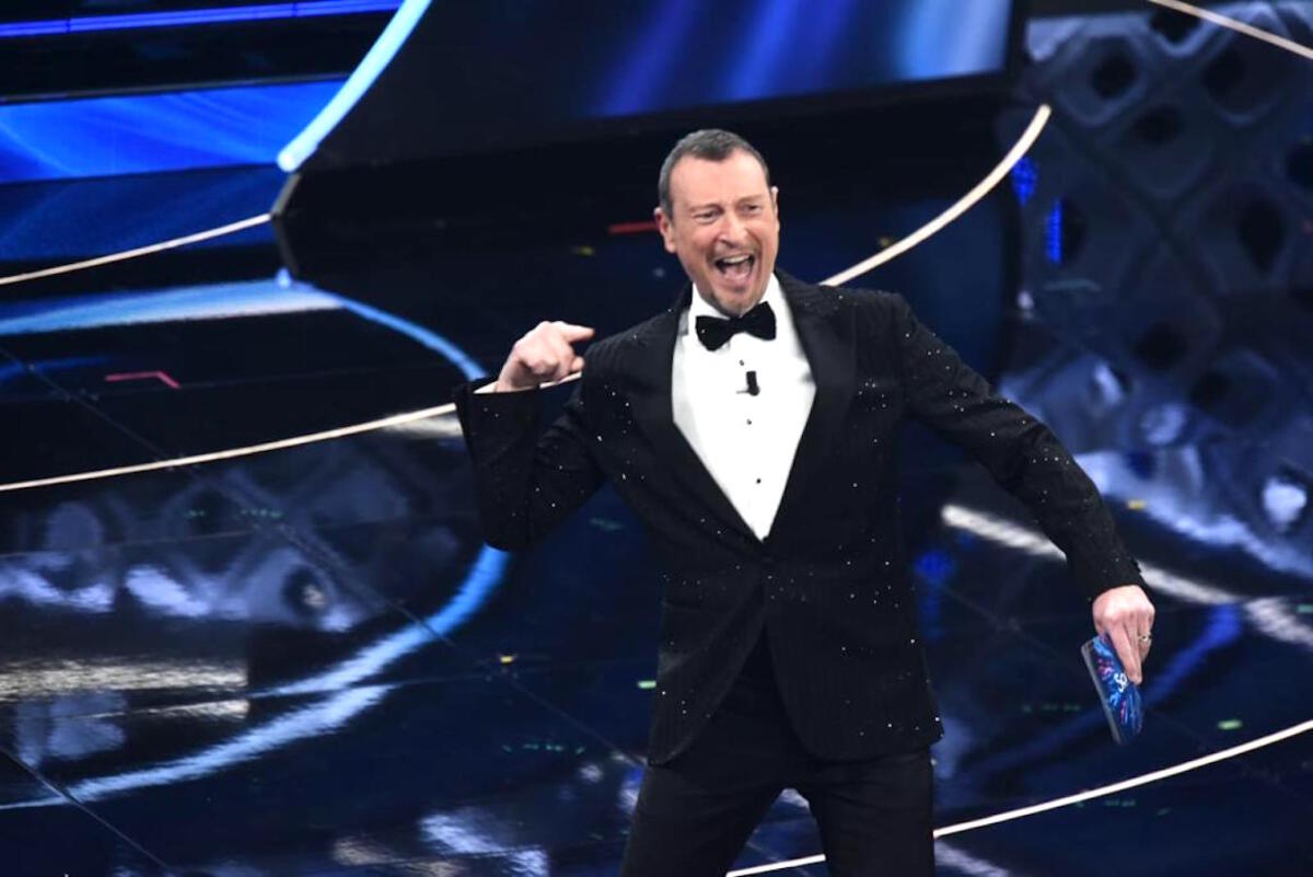 Sanremo alla riscossa: questa sera arrivano Laura Pausini e Checco Zalone. Ecco la scaletta della serata - 