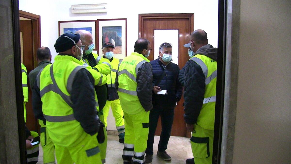 Crotone, anche Akrea scende in piazza - 