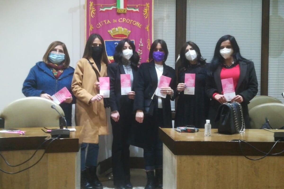 Crotone, una campagna di sensibilizzazione sull'endometriosi - 