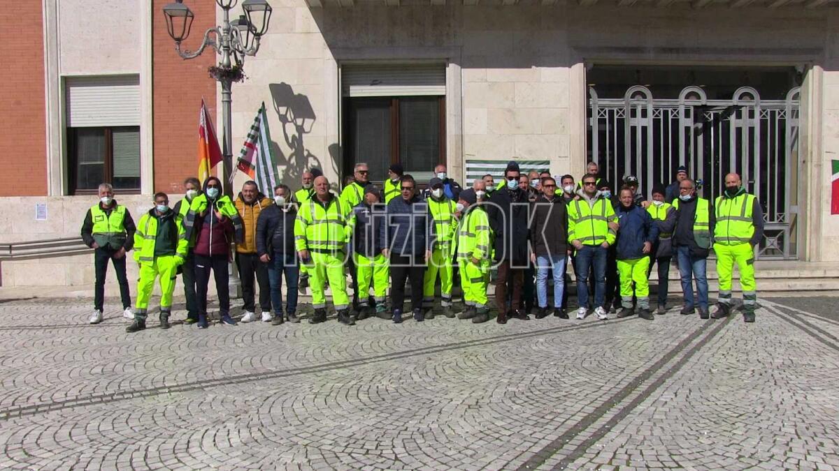 Akrea, gli operatori difendono il proprio lavoro: "Cercasi amministratori, non siamo da buttar via" - 