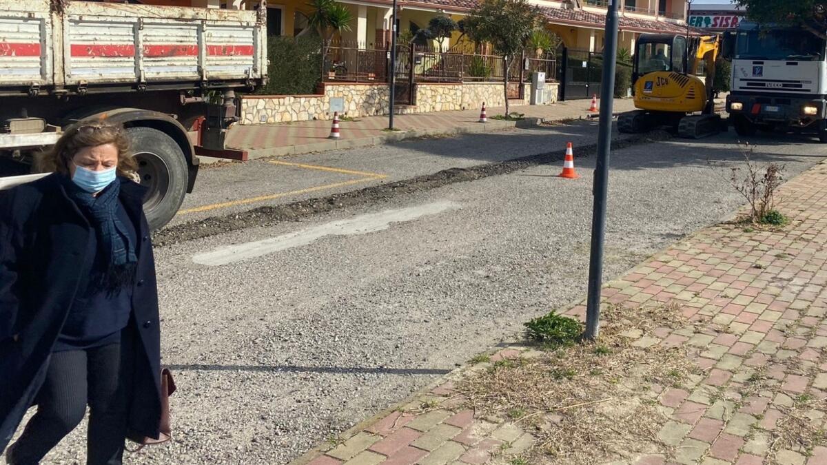Crotone, iniziati i lavori di metanizzazione nel quartiere Farina - 