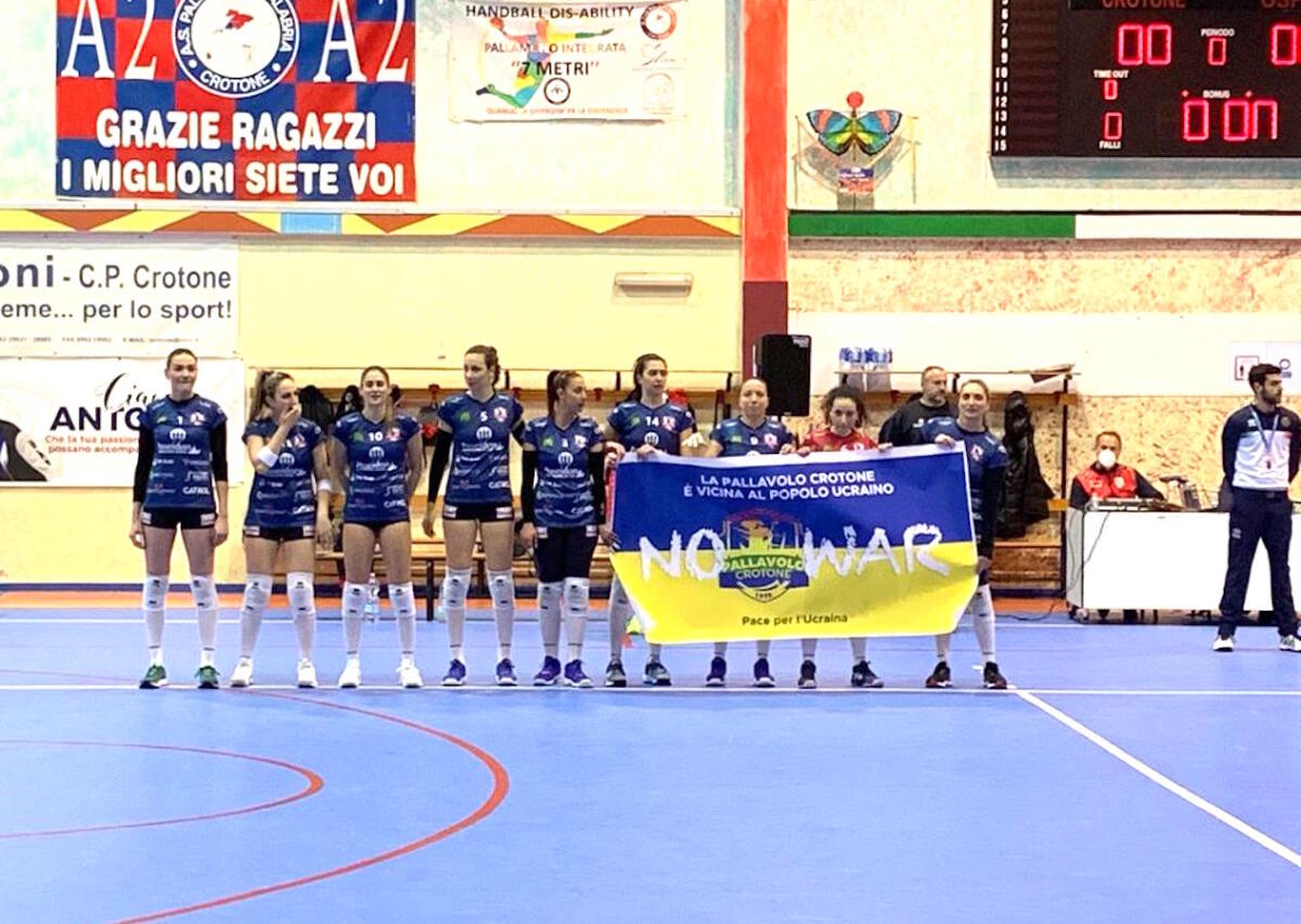 La Pallavolo Crotone aderisce al progetto del Rotary: accanto ai bambini ucraini - 