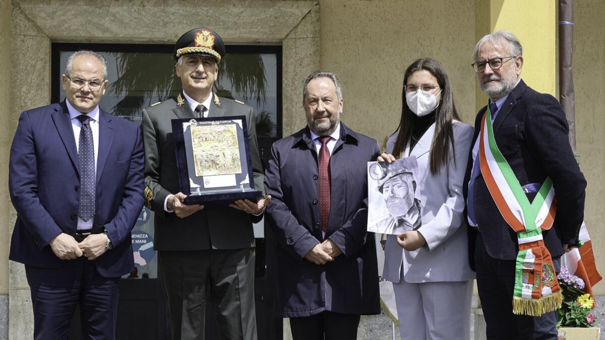 "Il Minatore D'Oro" firmato Michele Affidato conferito a Guido Parisi, ricordando i minatori mottesi - 