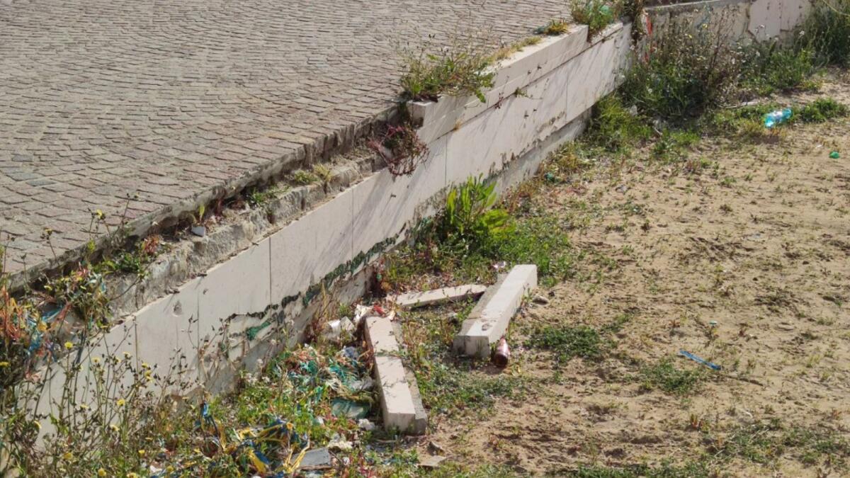 Crotone, un lungomare che perde i pezzi nell'indifferenza generale - 