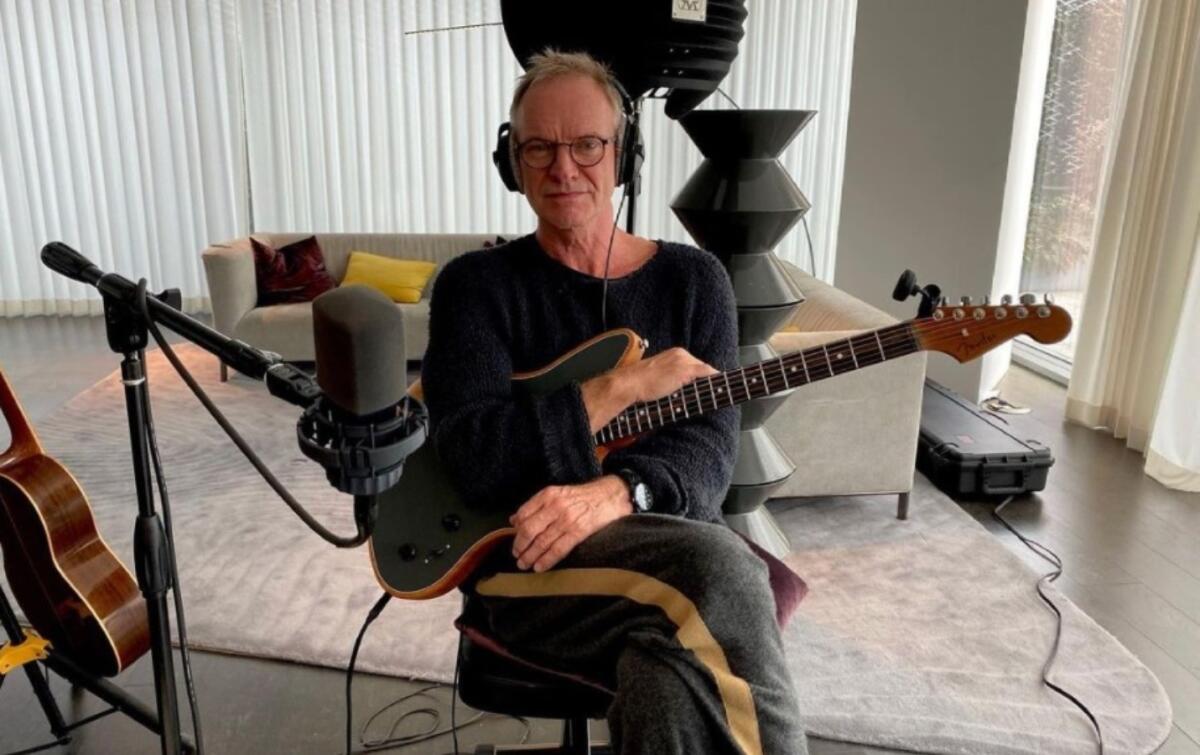 "Russians", Sting ripropone il brano sui social e chiede la pace in Ucraina - 