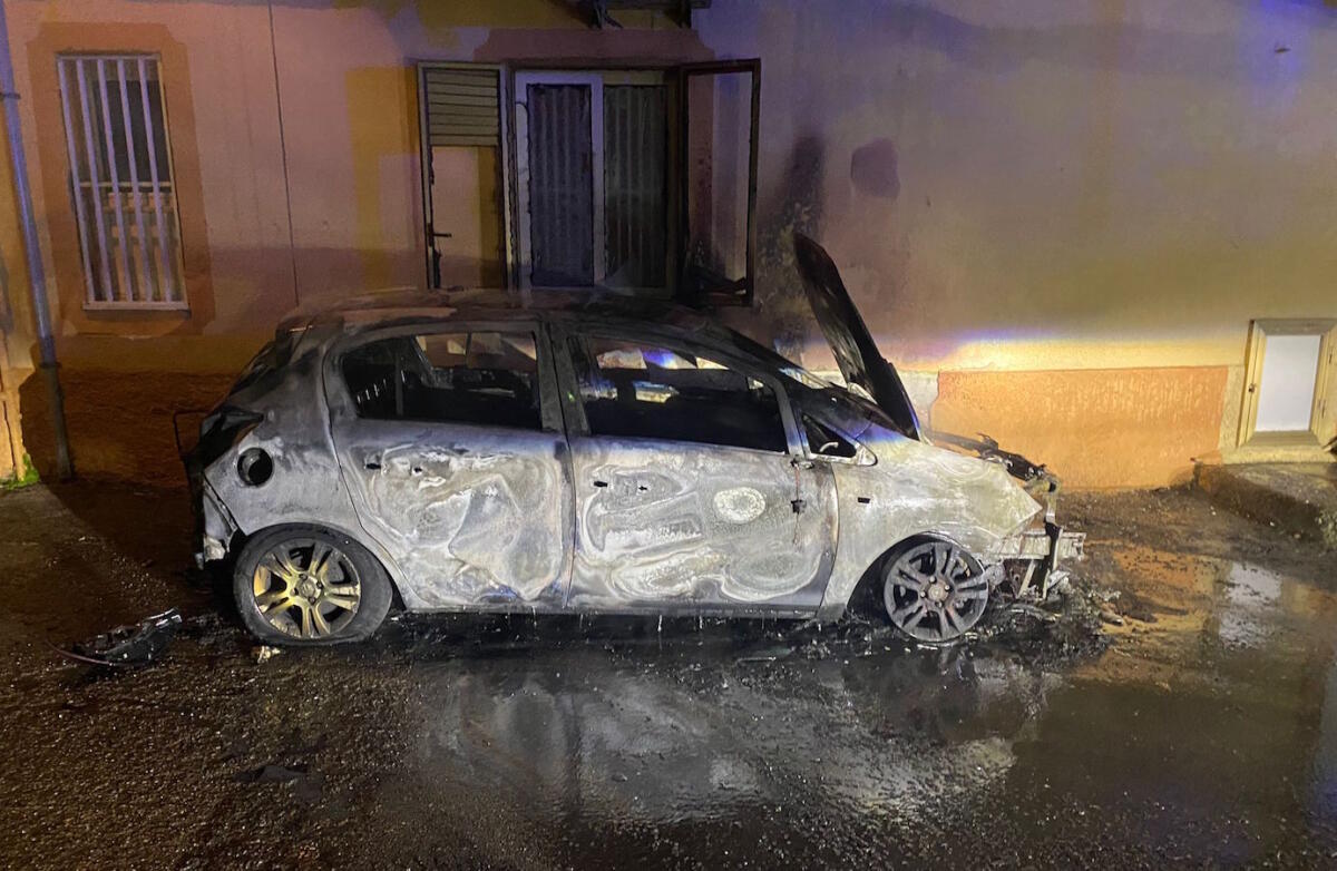 Crosia (CS), in fiamme l'automobile dell'assessore all'urbanistica: vicinanza espressa dall'amministrazione - 