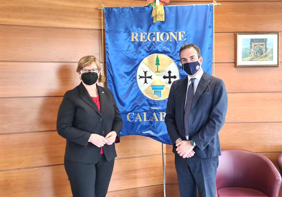 Calabria, Occhiuto incontra il console degli Stati Uniti: gettate le base per collaborazione - 