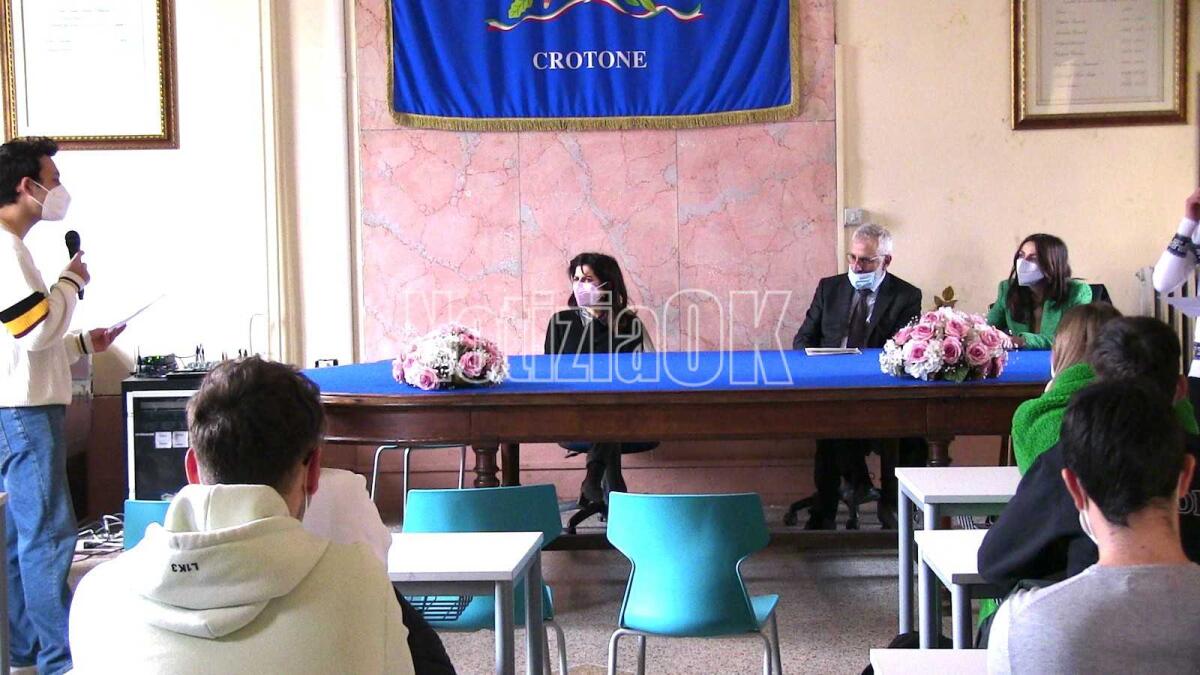 Crotone, il Liceo Pitagora a lezione di cittadinanza e libertà con il Procuratore Capoccia - 