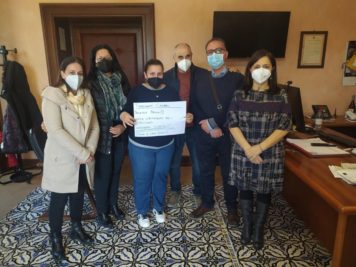 Isola di Capo Rizzuto, il sindaco Vittimberga si schiera a difesa dei lavoratori della Mobilità in Deroga - 
