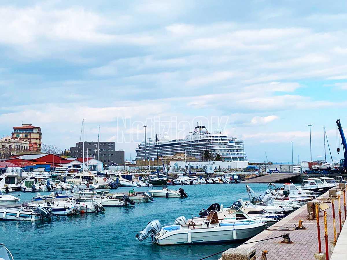 Crotone, attracca la Viking Sky e in città tornano i turisti - 