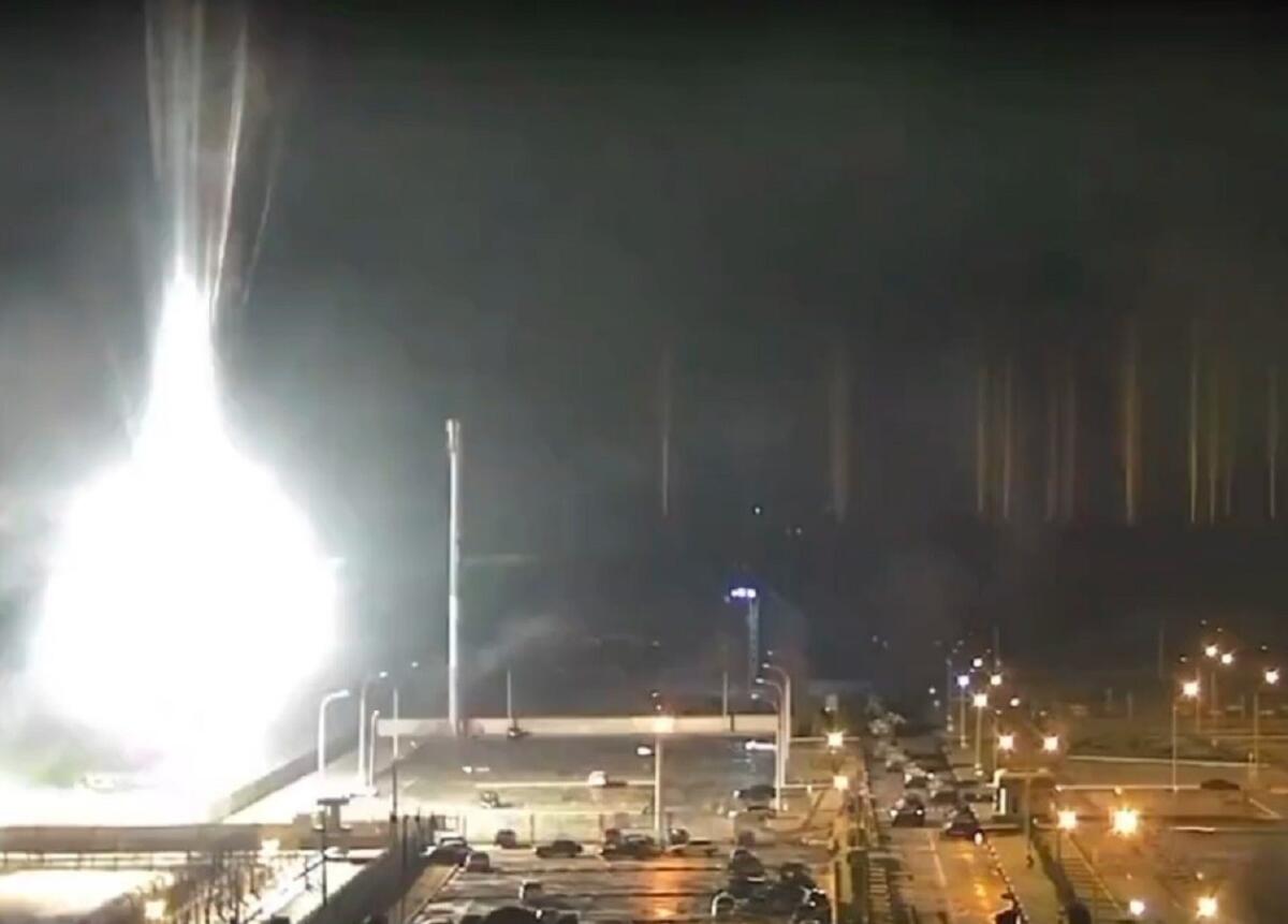 Ucraina, torna l’incubo Chernobyl: colpita la centrale di Zaporizhzhia, incendio domato - 