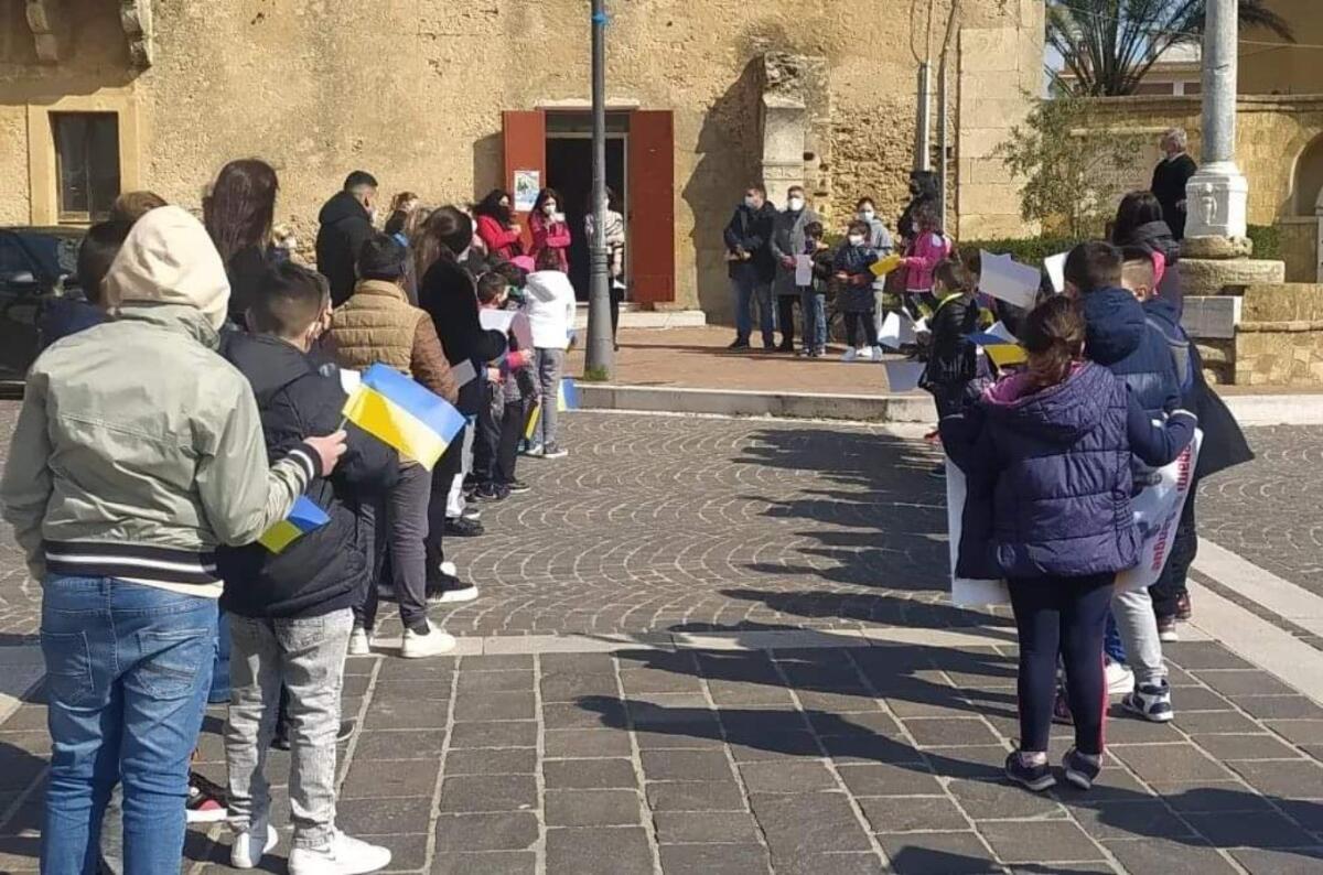 Isola di Capo Rizzuto, la piccola ucraina Inessa accolta dalla comunità - 