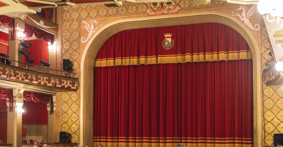 Vacantiandu. In scena la Compagnia Krimisa con la commedia “L’apparenza inganna” -