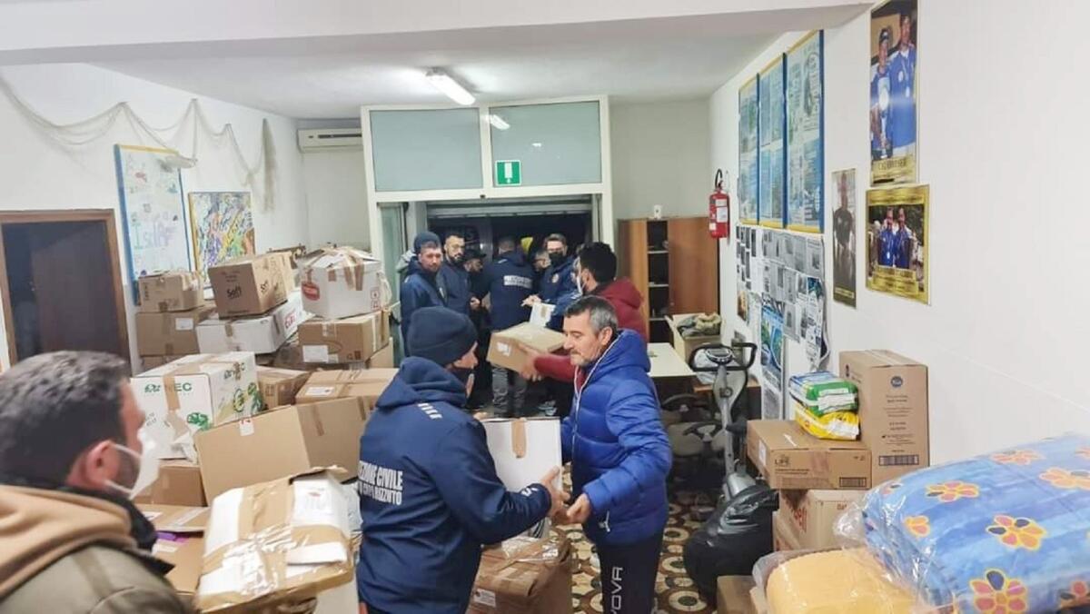 Un carico di solidarietà per l'Ucraina parte da Isola di Capo Rizzuto (KR) - 