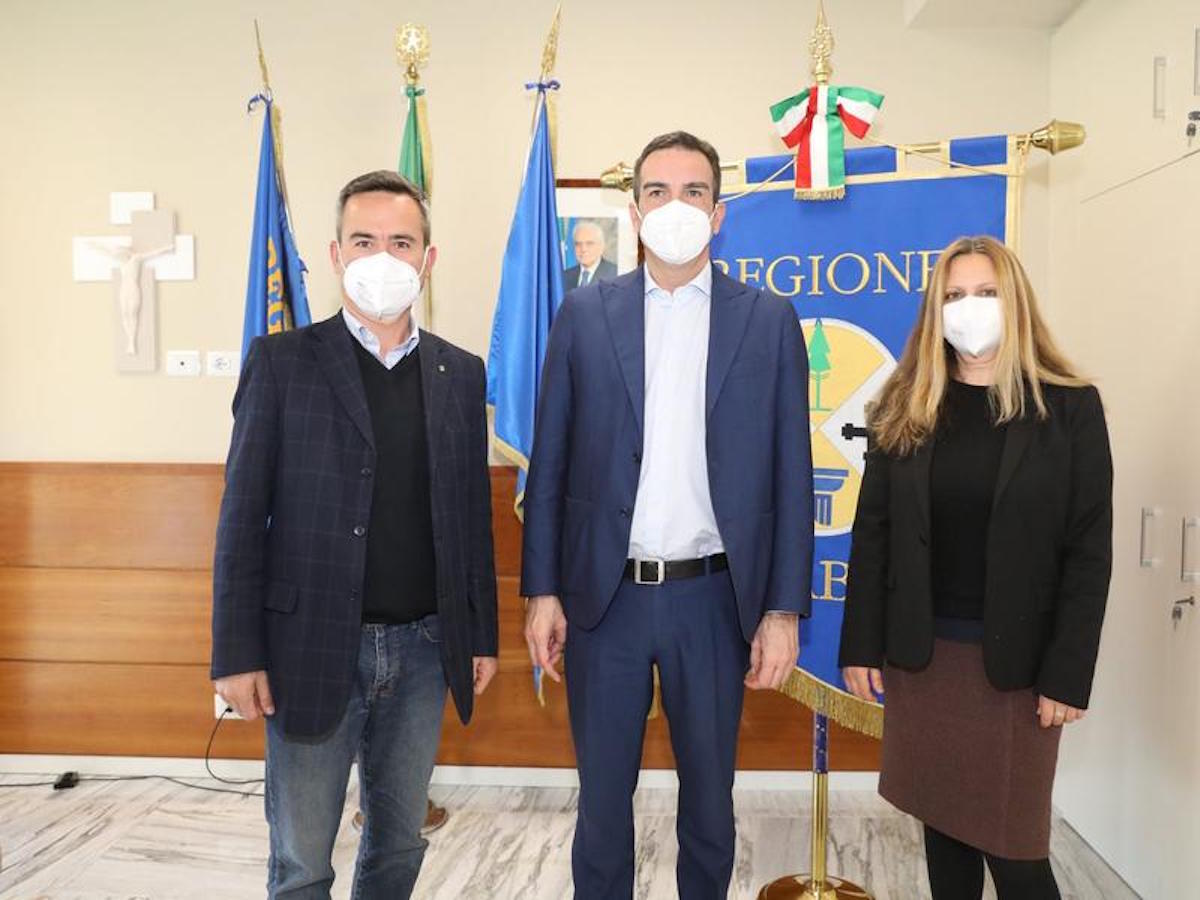 Occhiuto: "Dalla Regione Calabria iniziative per far diventare più ricicloni i comuni calabresi" - Occhiuto con Comito di Legambiente e il presidente Arpacal Pappaterra