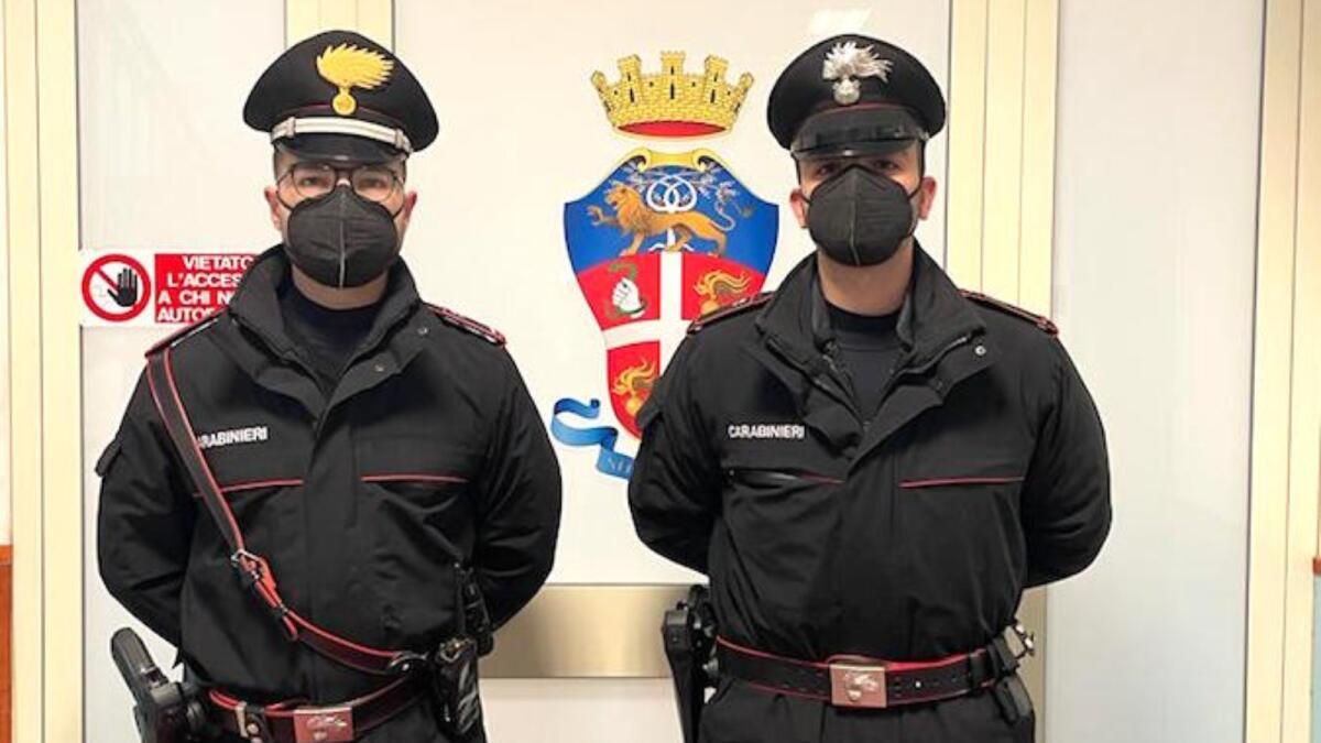 Petilia Policastro (KR):  Boscaiolo trovato con della droga nell'autovettura - 
