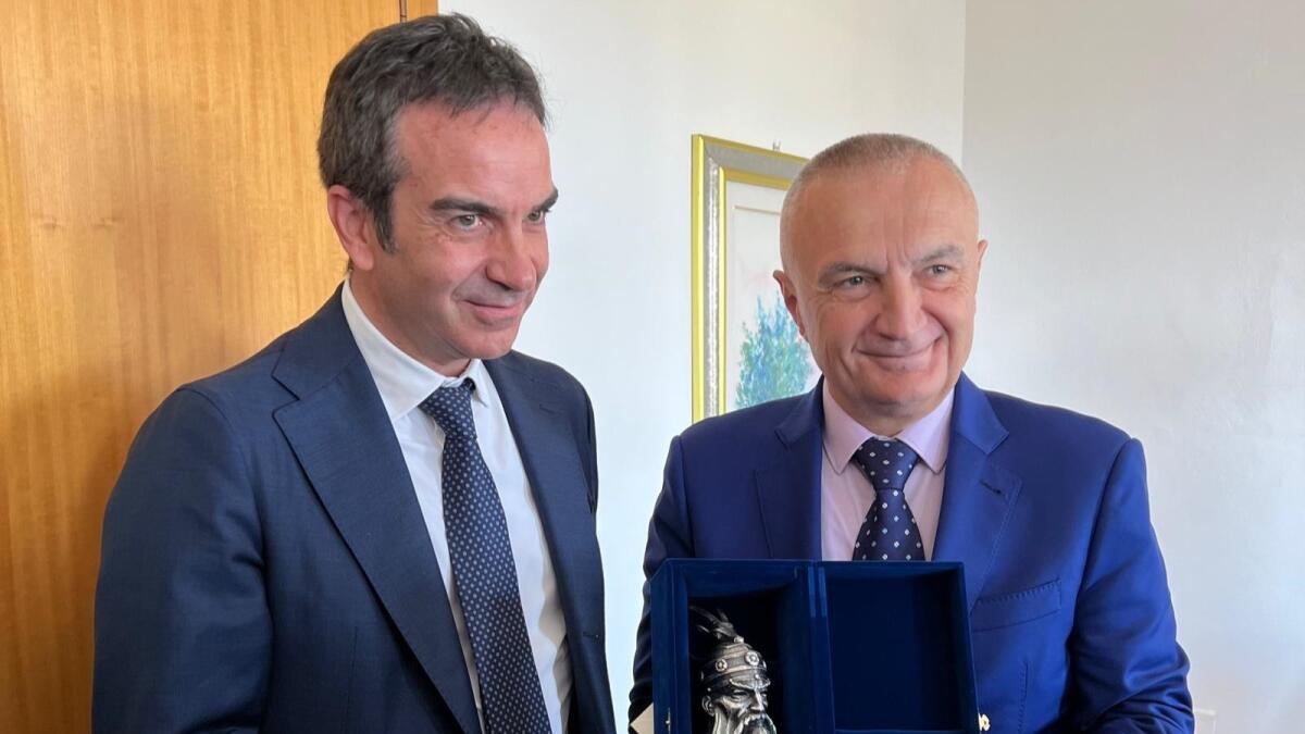 Occhiuto incontra a San Nicola dell'Alto (KR) il presidente dell'Albania: "Collaborazione per turismo e imprese" - 
