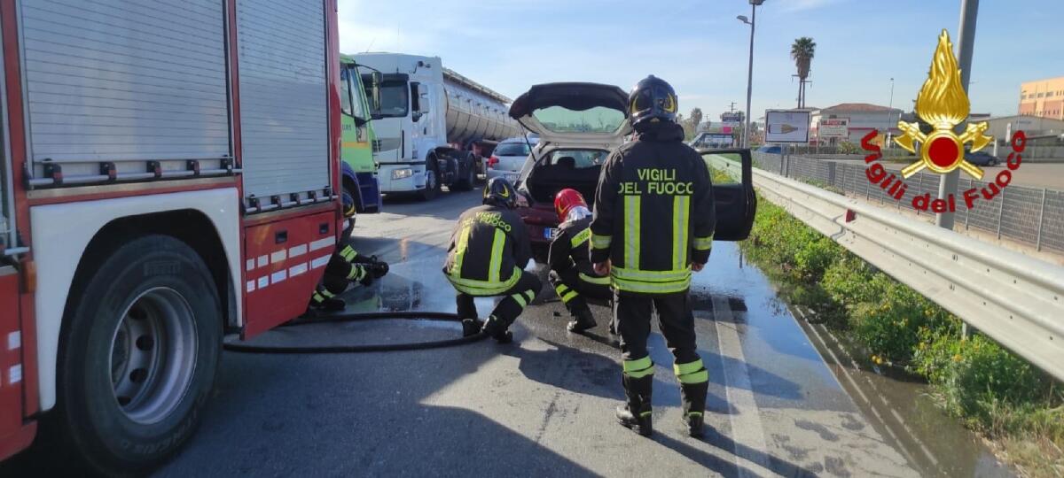 Crotone, incidente sulla 106: tamponamento a catena - 