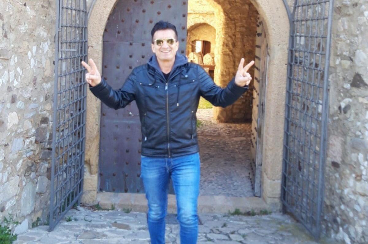 Nuovo videoclip per Cece Barretta: l'artista canta "U Vinu di Cirò" - 