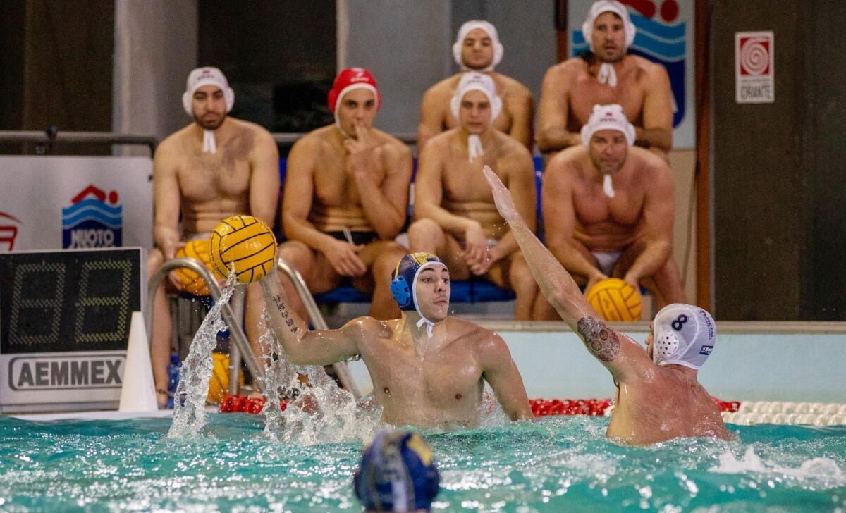 Partita di recupero per la Rari Nantes Crotone: obiettivo primo posto - 