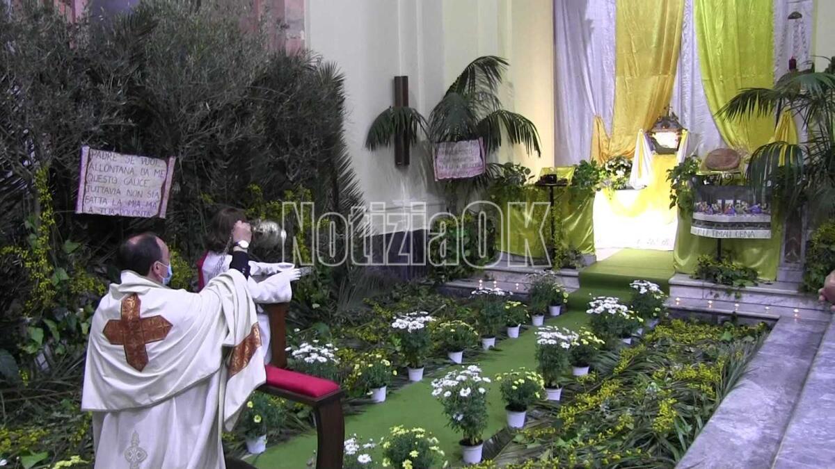 La Lavanda dei Piedi e il giro dei Sepolcri: rivive la tradizione a Crotone - 