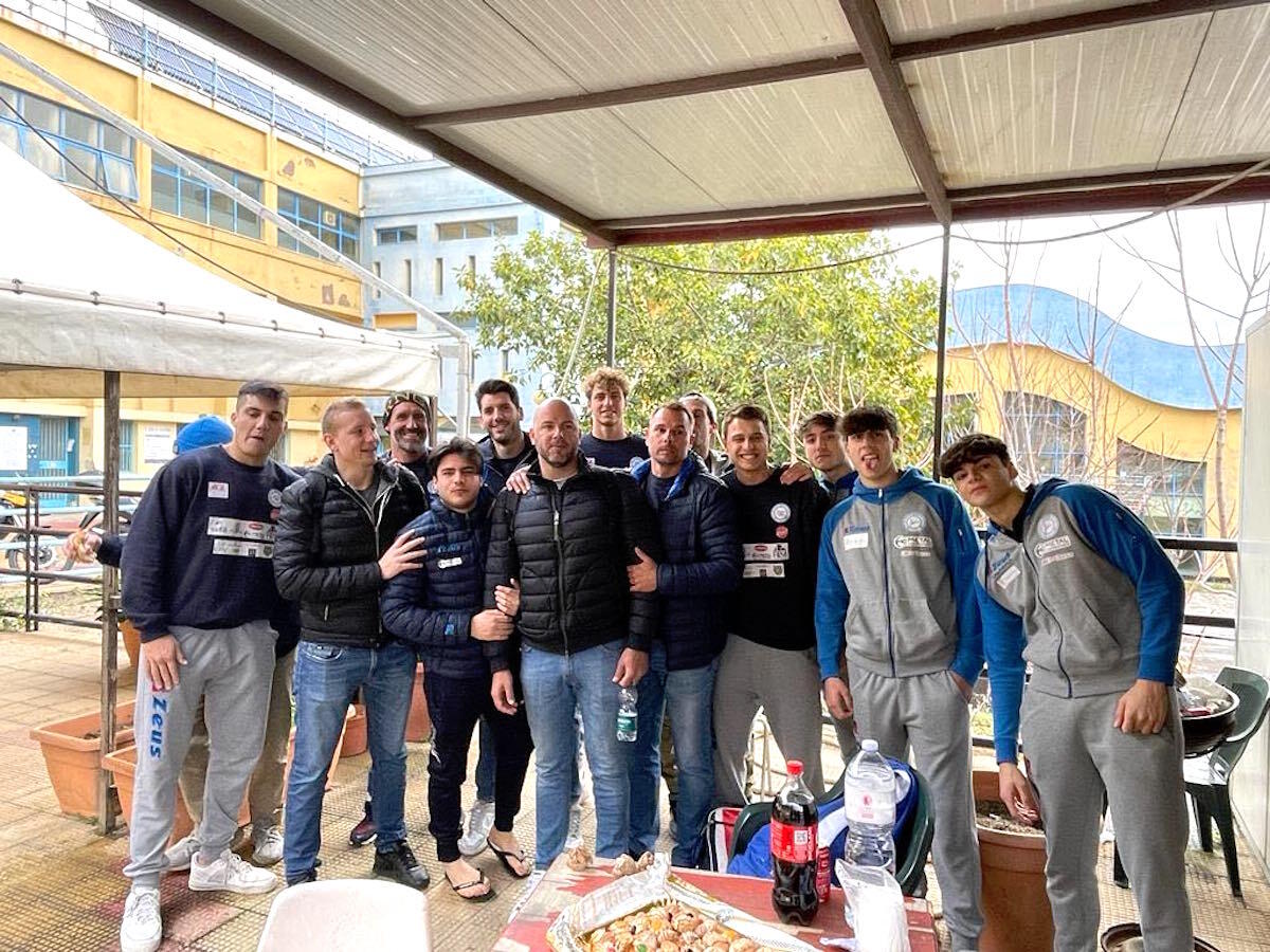 Scontro al vertice per la Rari Nantes Crotone - 