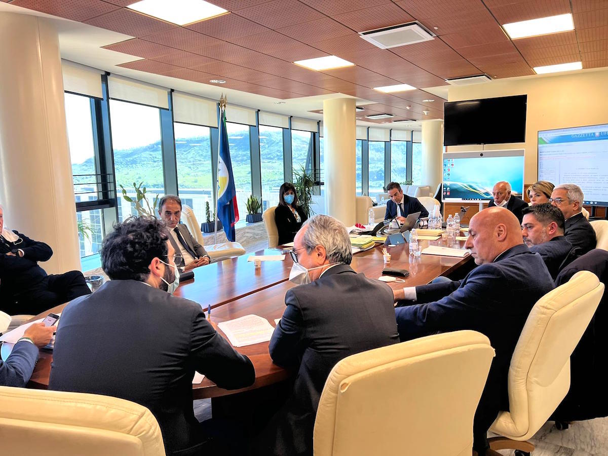 Occhiuto incontra Anci Calabria: «Regione non commissaria enti locali, ma su sistema idrico e rifiuti serve svolta» - 