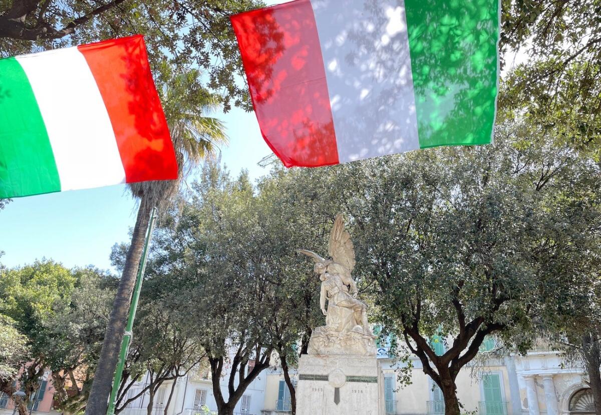 Crotone, divieto di sosta in Piazza Umberto I per la Festa della Liberazione - 