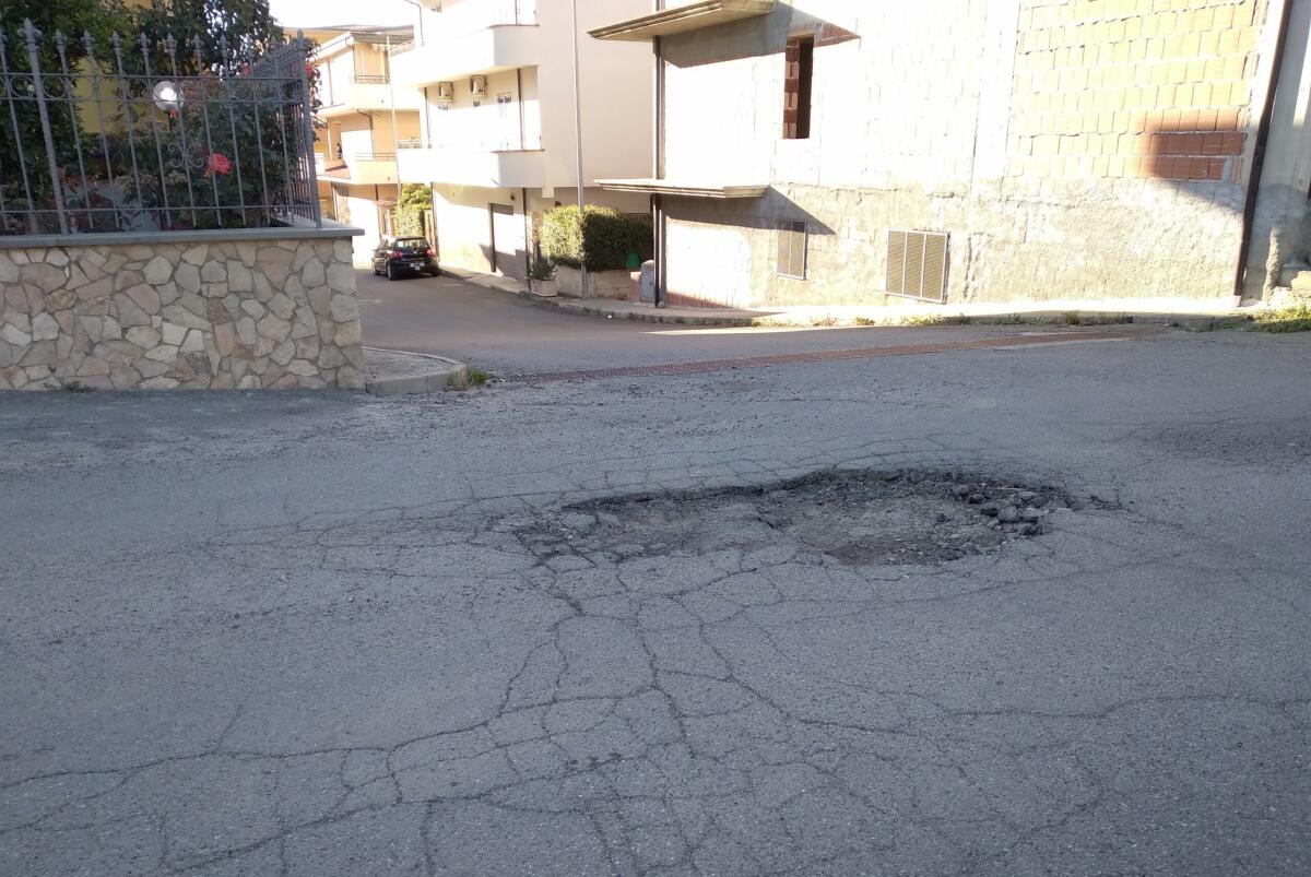 Crotone, viabilità messa a dura prova a Papanice. Pedace: "Censire le strade malconce" - 