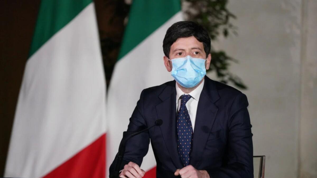 Finisce lo stato d'emergenza, Speranza: «Piedi per terra, la pandemia è ancora in corso» - 