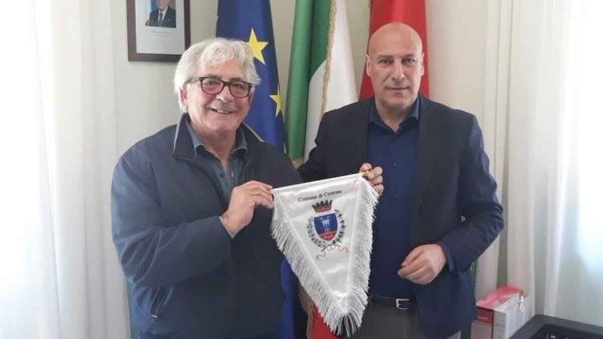 Adriano Ferraiolo e il suo Pulcinella, da cinquant'anni ospiti della Città di Crotone - 