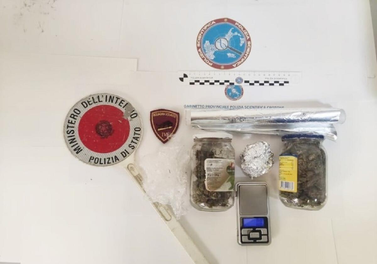 Nascondeva in casa marjuana: arrestato cinquantaquattrenne - 