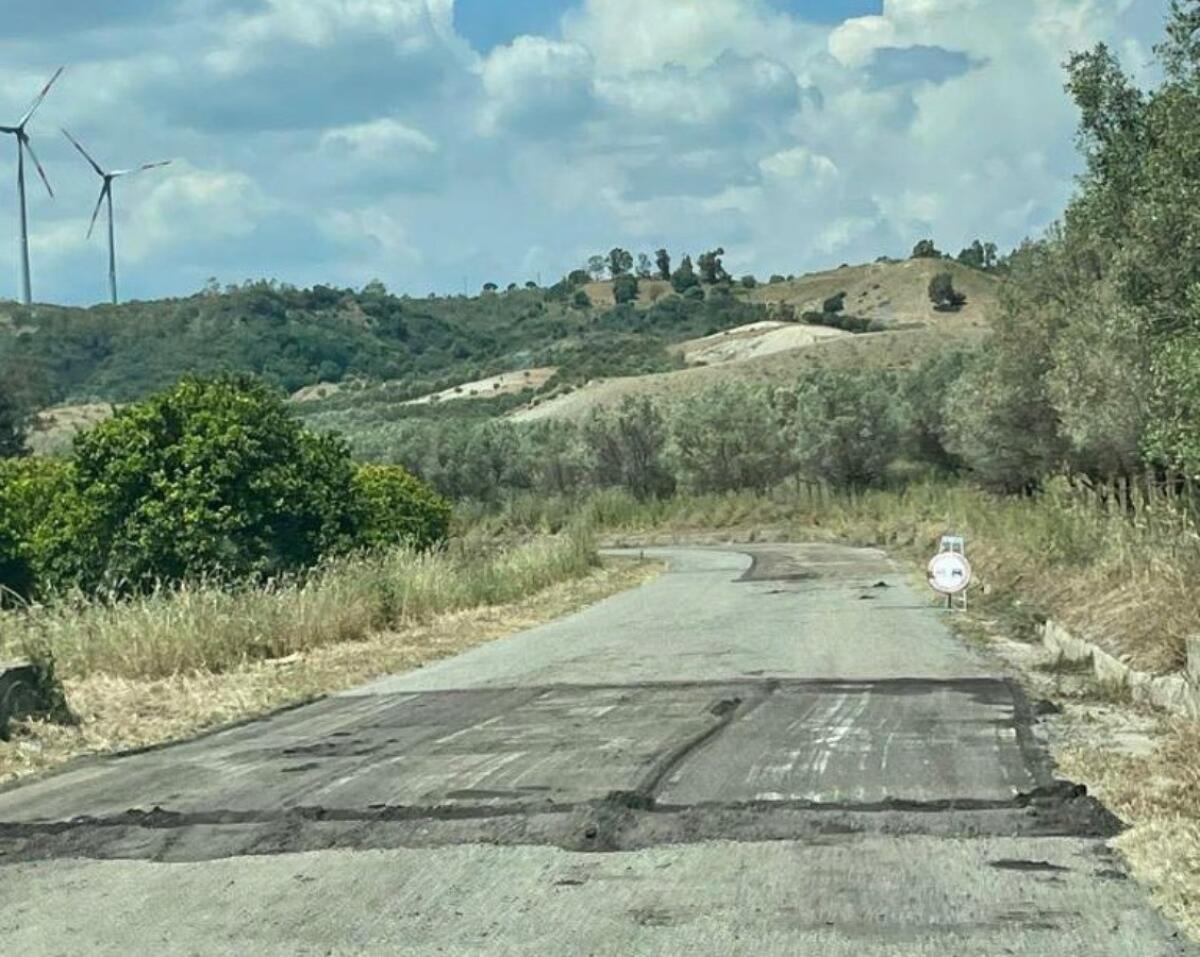 Scandale, lavori di messa in sicurezza sulla Sp23 da Bivio fota sino a SS107 - 