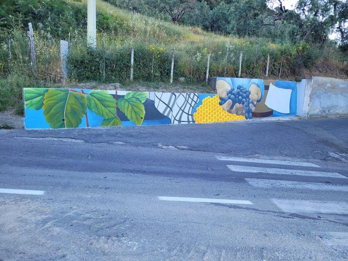 Melissa, un murale di “Rosapesca” racconta storia e tesori di un’intera comunità - 