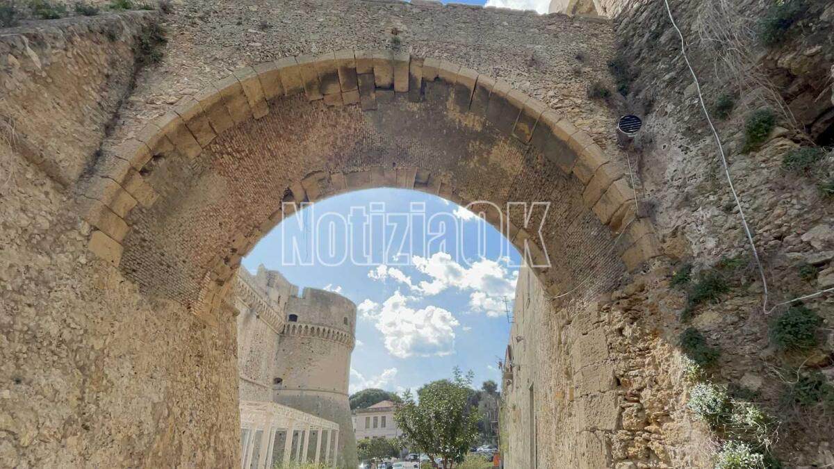 Crotone, non si spengono le luci sul Castello Carlo V: previsto un nuovo incontro pubblico - 