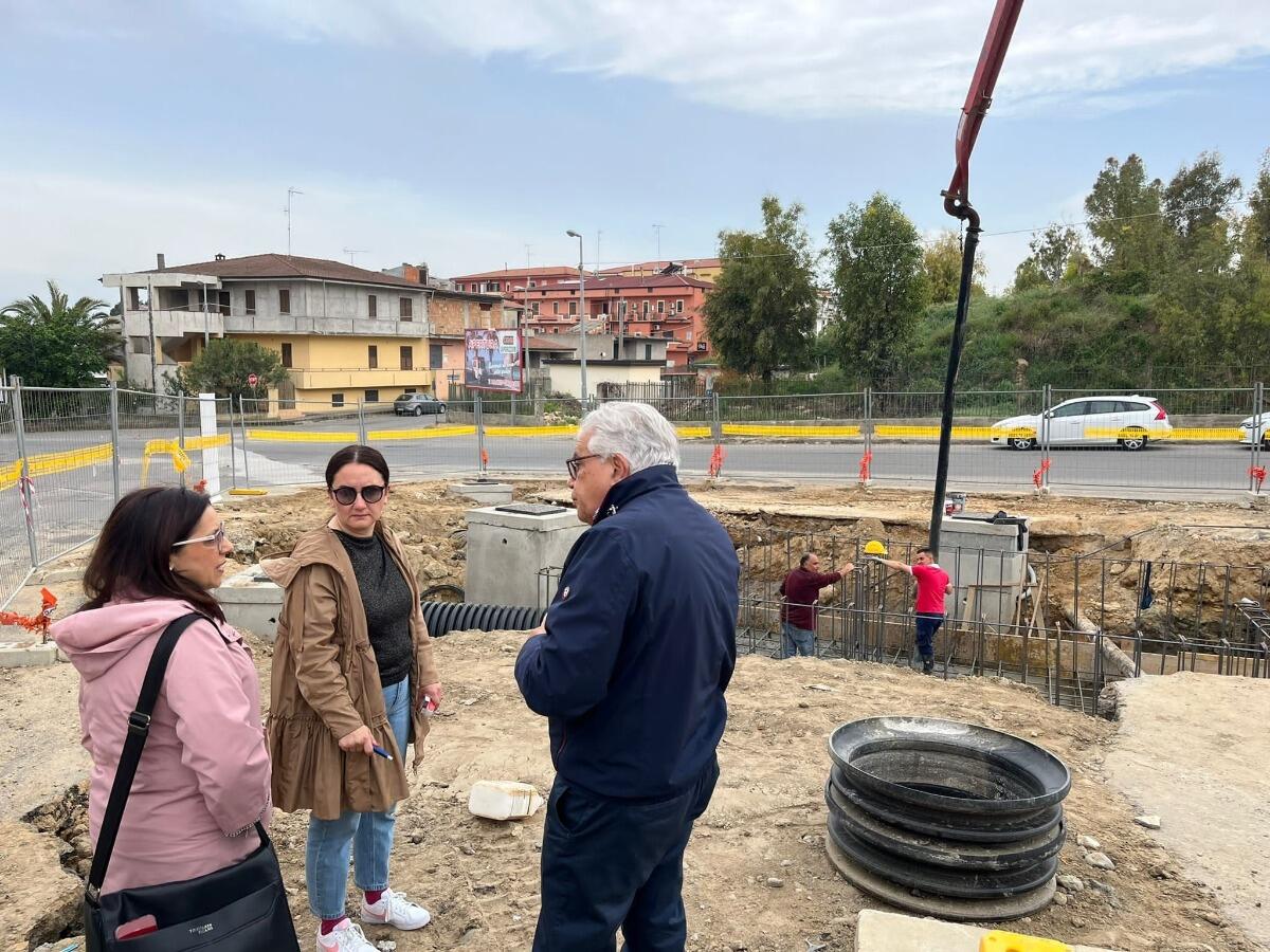 Isola di Capo Rizzuto, iniziati i lavori di chiusura dello scavo in zona Ilice - 