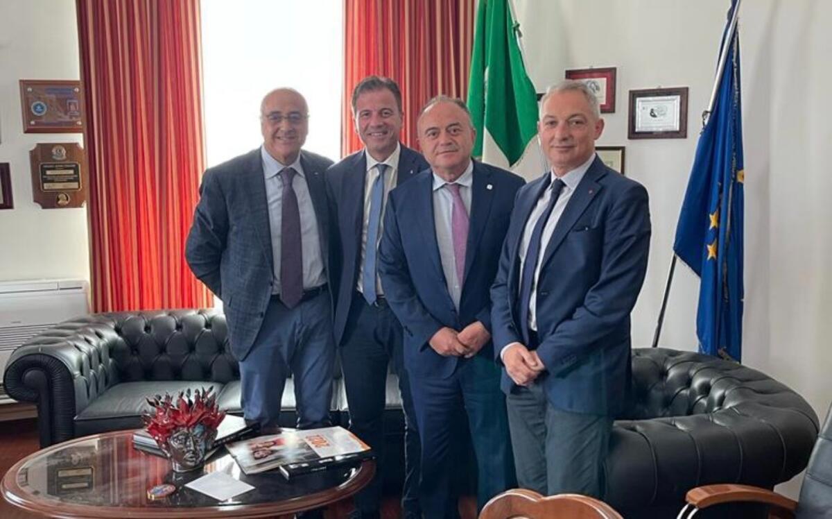 Cgil, Cisl e Uil: arriva la solidarietà al Procuratore capo di Catanzaro Nicola Gratteri - 