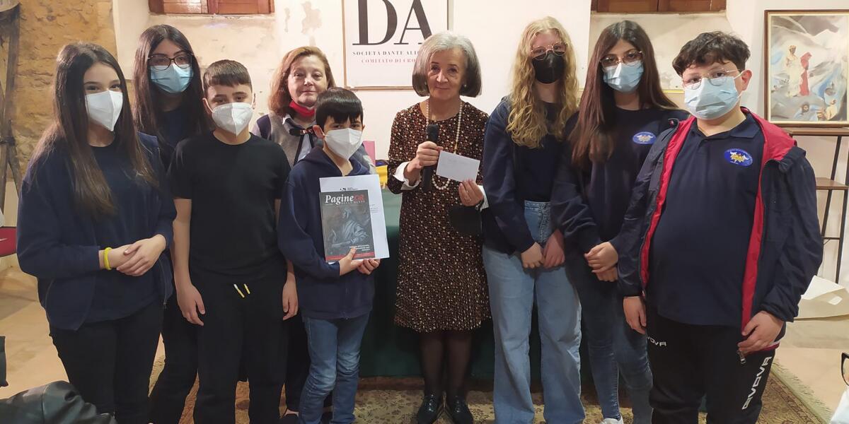(Gallery) Crotone, premiati gli alunni del Concorso "Dante padre della nostra lingua" - 