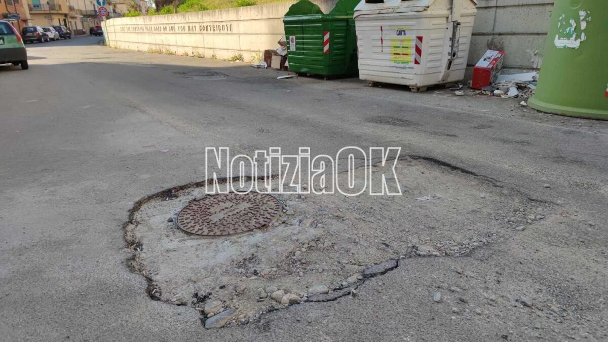 Crotone, viabilità messa alla prova lungo via Francesco Le Rose -