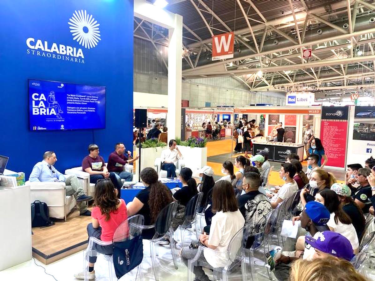 La Calabria al Salone del Libro di Torino, il Ministro Bianchi: "Straordinari come la vostra regione" - 